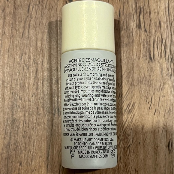 NWT MAC Hyper Real Fresh Canvas Cleansing Oil, 0.50 fl oz - Picture 6 of 7